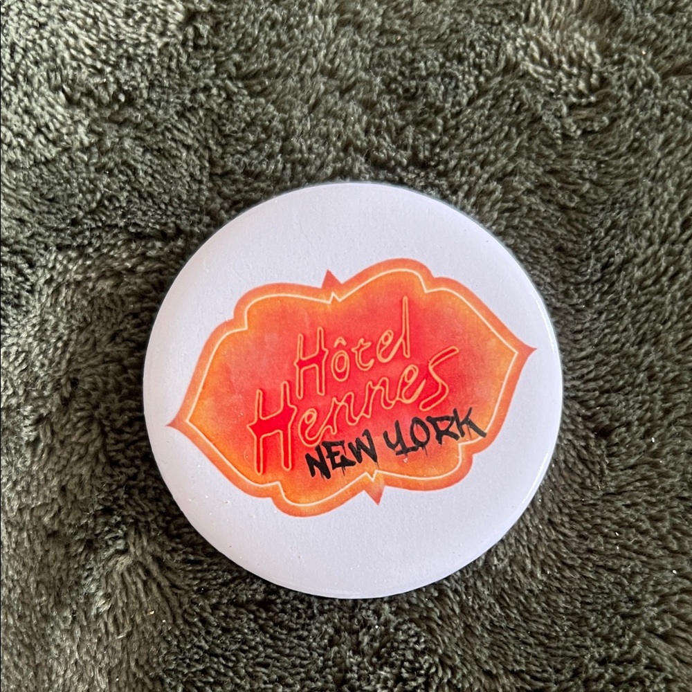 Hotel Hennes New York Button